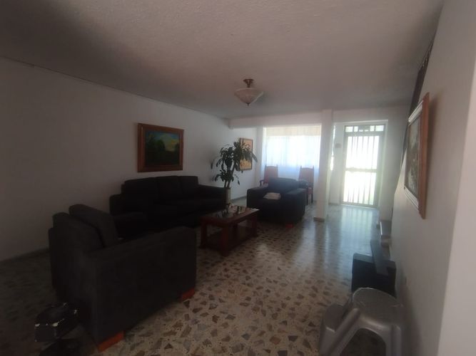 Casa de 7 alcobas en venta en Calasanz, Medellín, 300 m² · foto 13 de 24