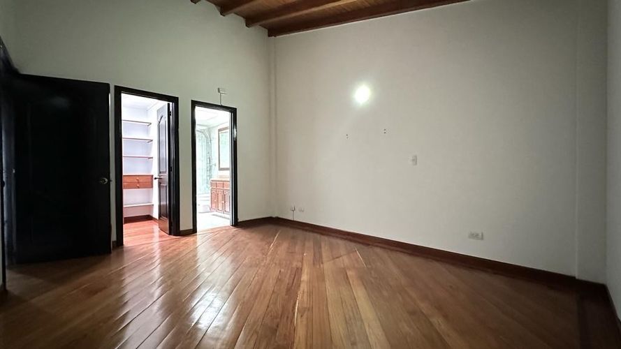 Casa de 5 alcobas en venta en La Calera, Medellín, 430 m² · foto 21 de 24