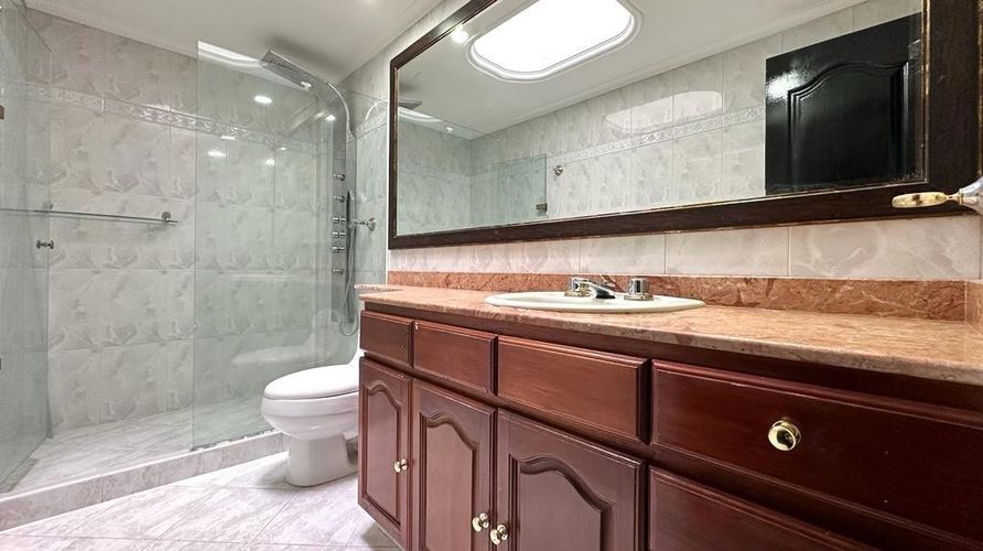 Casa de 5 alcobas en venta en La Calera, Medellín, 430 m² · foto 22 de 24