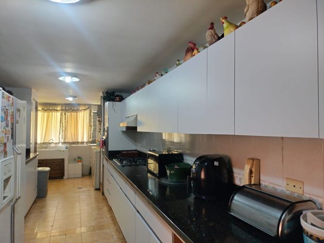 Apartamento de 3 alcobas en venta en El Poblado, Medellín, 208 m² · foto 6 de 17