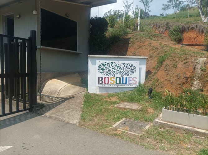 Casa de 3 alcobas en venta en Alfaguara, Jamundí, 106 m² · foto 2 de 24