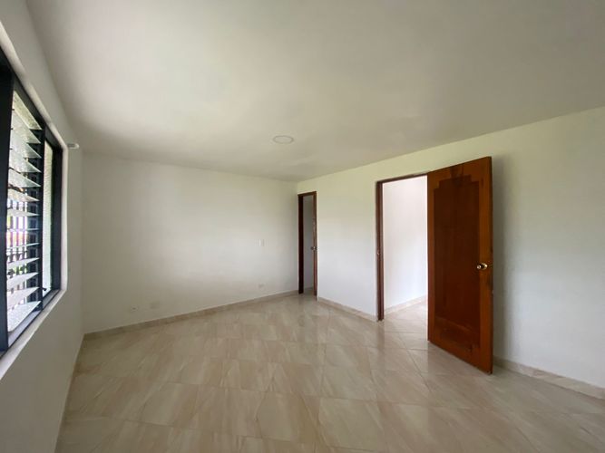 Oficina en arriendo en Camino Verde, Envigado, 450 m² · foto 3 de 12