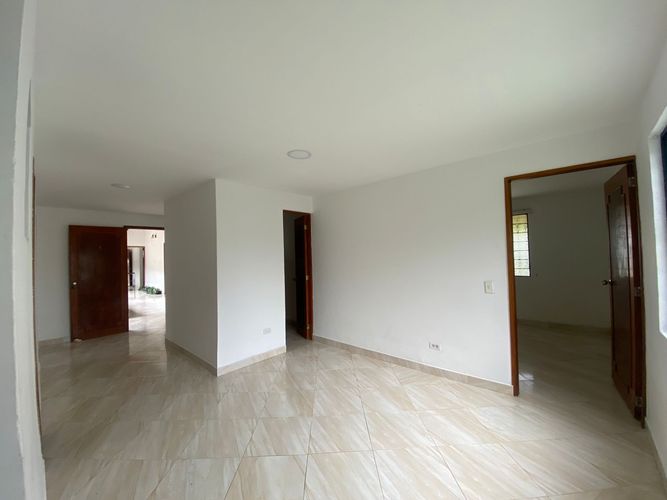 Oficina en arriendo en Camino Verde, Envigado, 450 m² · foto 6 de 12