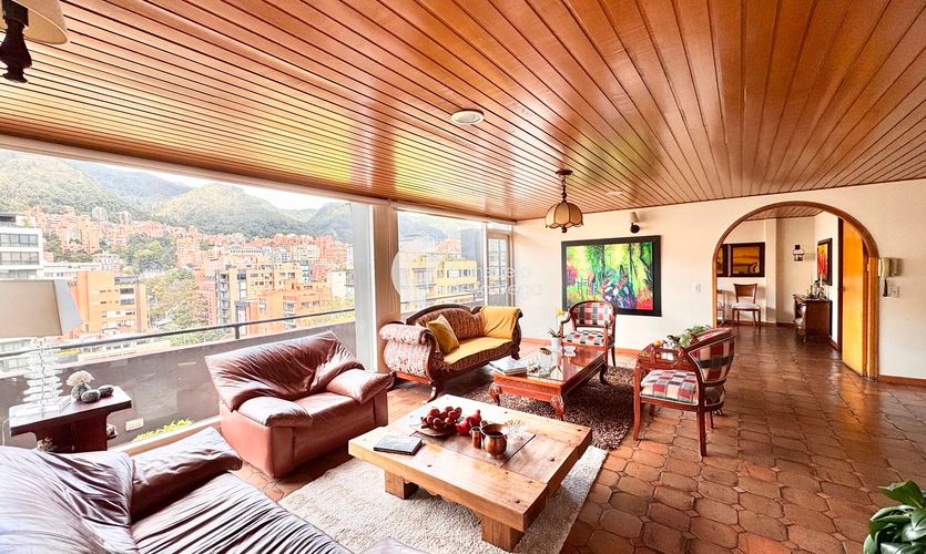 Apartamento de 3 alcobas en venta en El Nogal, Bogotá, 320 m² · foto 2 de 15