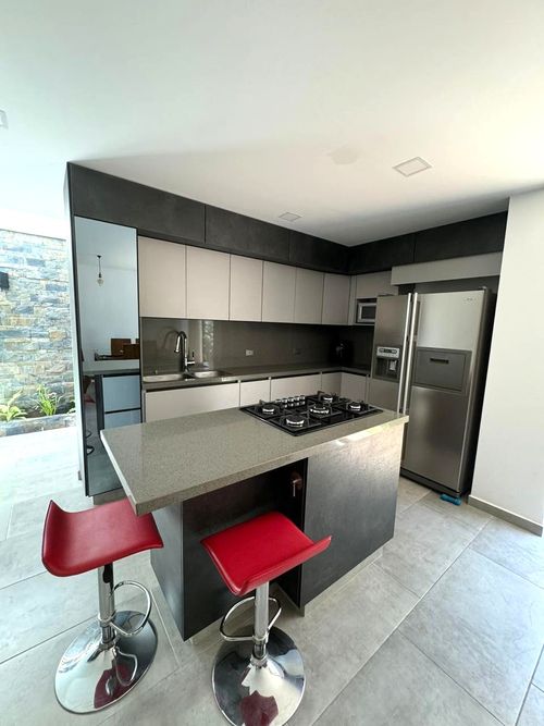 Casa de 3 alcobas en venta en Lomitas, La Ceja, 174 m² · foto 3 de 17
