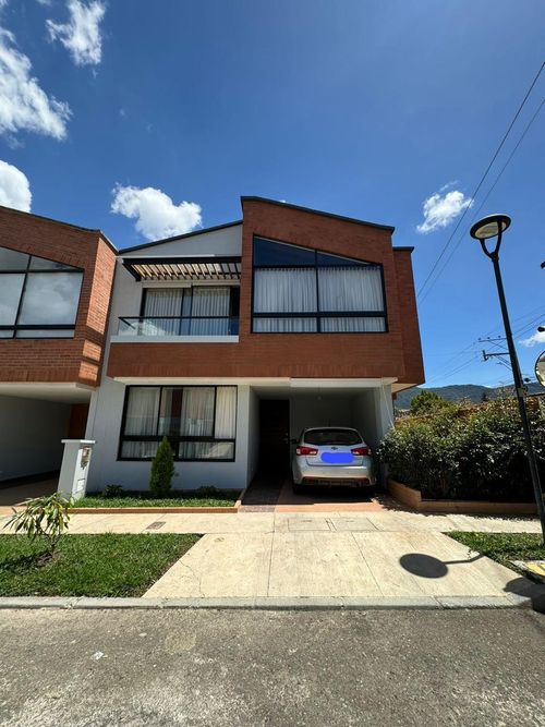 Casa de 3 alcobas en venta en Lomitas, La Ceja, 174 m² · foto 12 de 17