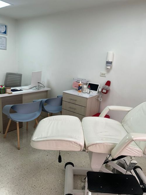 Consultorio en venta en El Piloto, Cali, 37 m² · foto 4 de 9