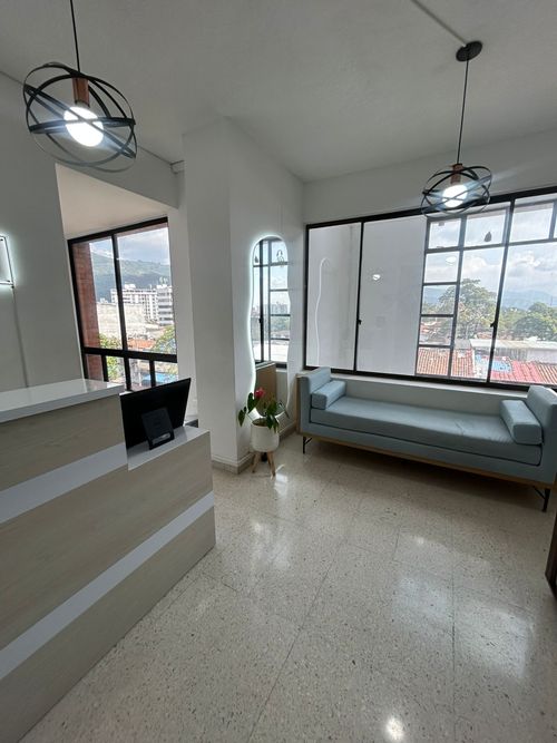 Consultorio en venta en El Piloto, Cali, 37 m² · foto 6 de 9