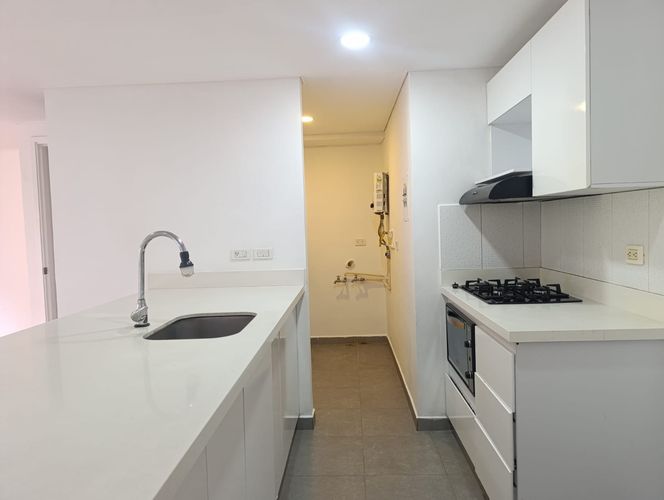Apartamento de 3 alcobas en arriendo en El Poblado, Medellín, 89 m² · foto 6 de 20