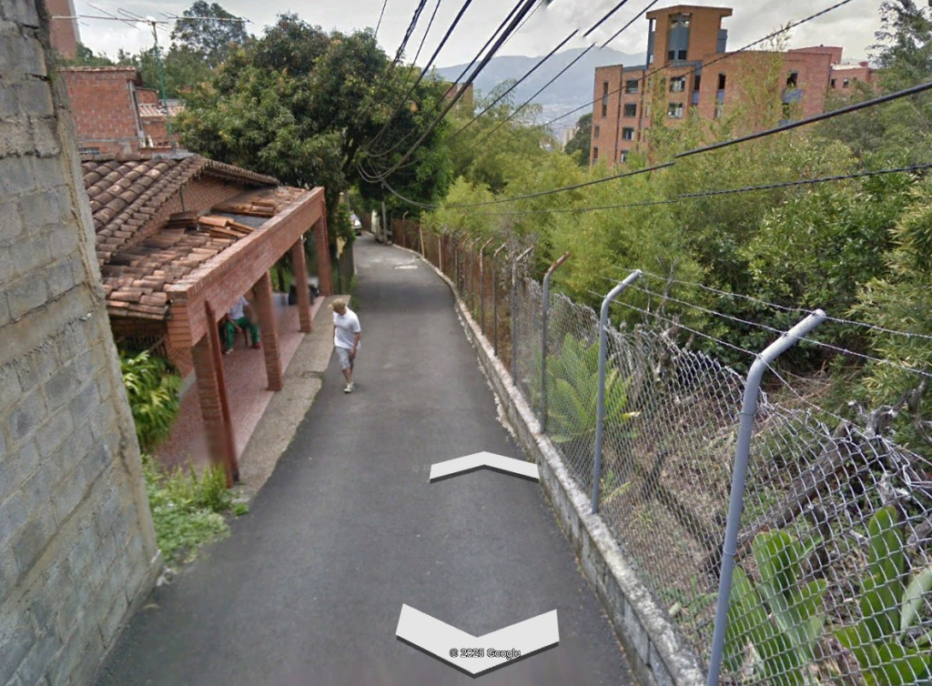Lote en venta en El Poblado, Medellín [No disponible] 5