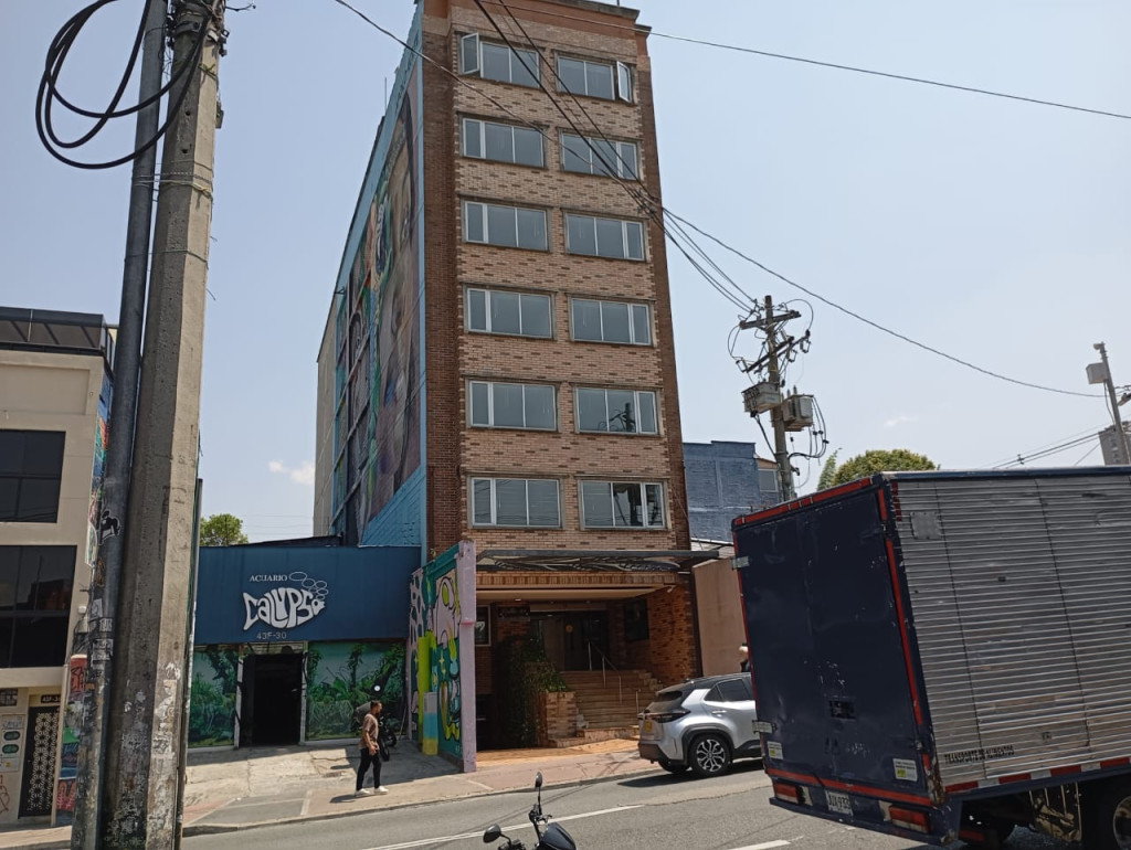 Edificio en venta en El Poblado, Medellín [No disponible] 2