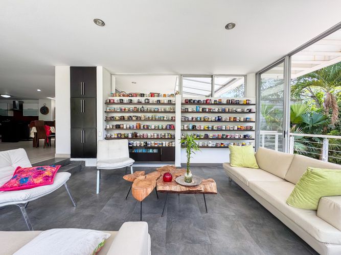 Casa de 5 alcobas en venta en Cabecera Del Llano, Bucaramanga, 596 m² · foto 2 de 20