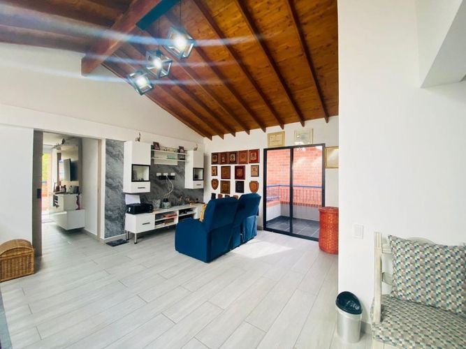 Casa de 3 alcobas en venta en Suramerica, La Estrella, 240 m² · foto 7 de 17