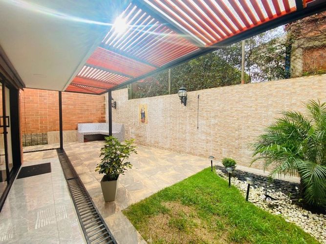 Casa de 3 alcobas en venta en Suramerica, La Estrella, 240 m² · foto 16 de 17