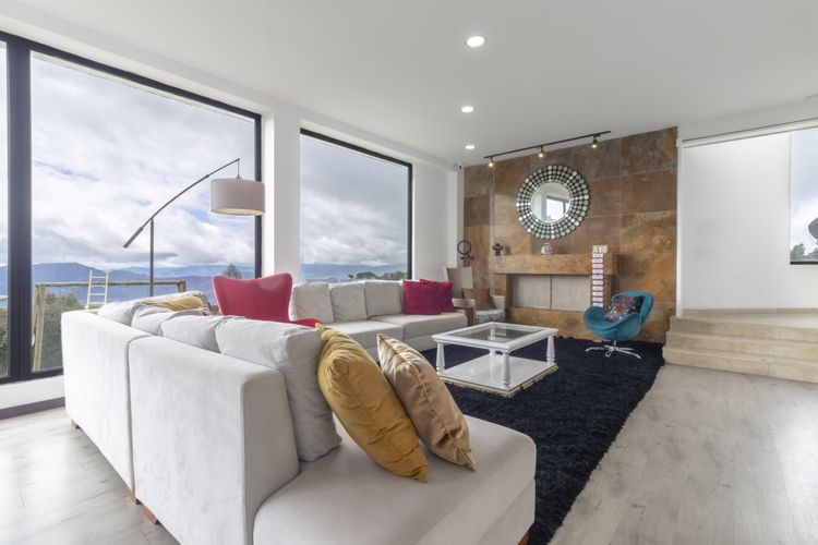 Casa de 5 alcobas en venta en Yerbabuena, Sopó, 305 m² · foto 2 de 20