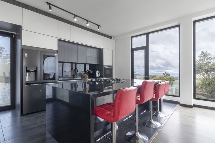 Casa de 5 alcobas en venta en Yerbabuena, Sopó, 305 m² · foto 5 de 20