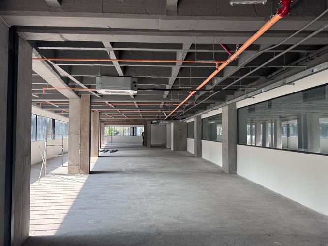 Oficina en arriendo en Santa Fe, Medellín, 602 m² · foto 5 de 17