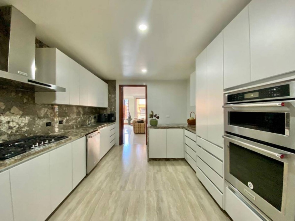 Apartamento en venta en San Patricio, Bogotá · foto 3 de 24