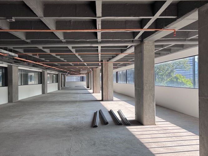 Oficina en arriendo en Santa Fe, Medellín, 2431 m² · foto 8 de 19