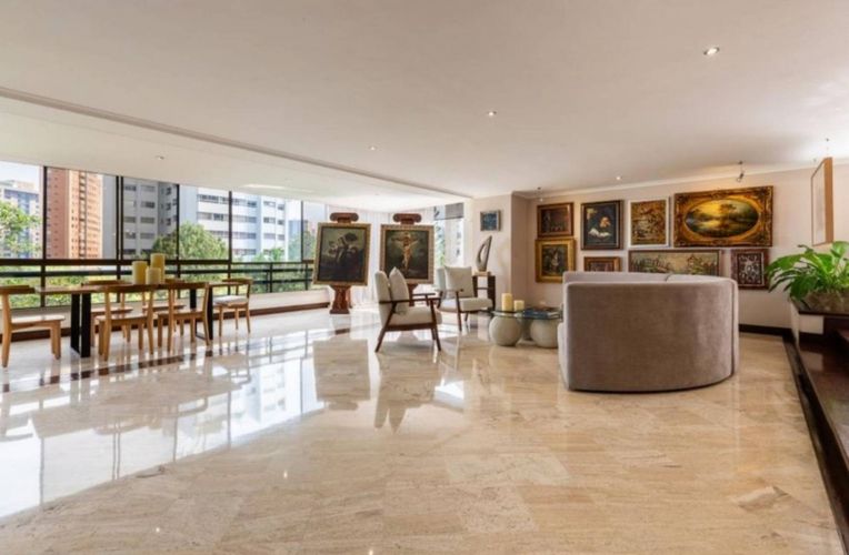 Apartamento de 3 alcobas en venta en San Lucas, Medellín, 420 m² · foto 6 de 24