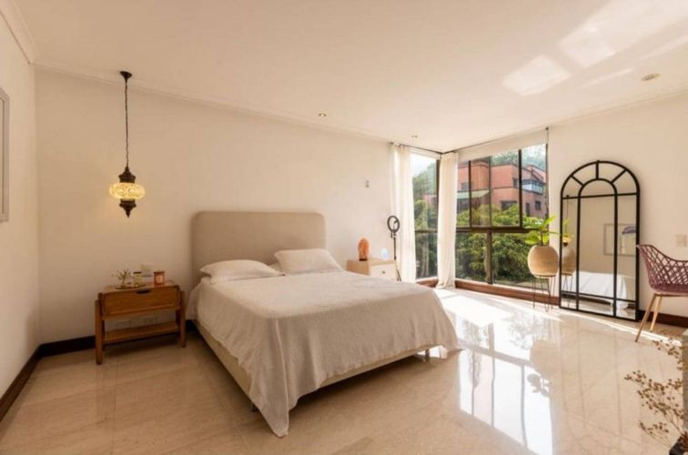 Apartamento de 3 alcobas en venta en San Lucas, Medellín, 420 m² · foto 12 de 24