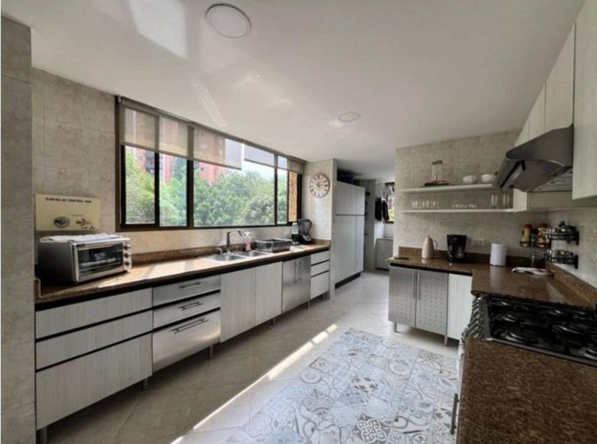 Apartamento de 3 alcobas en venta en San Lucas, Medellín, 420 m² · foto 18 de 24