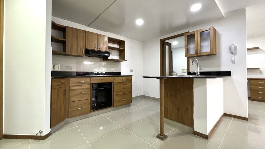 Apartamento de 3 alcobas en venta en Las Lomitas, Sabaneta, 110 m² · foto 3 de 23