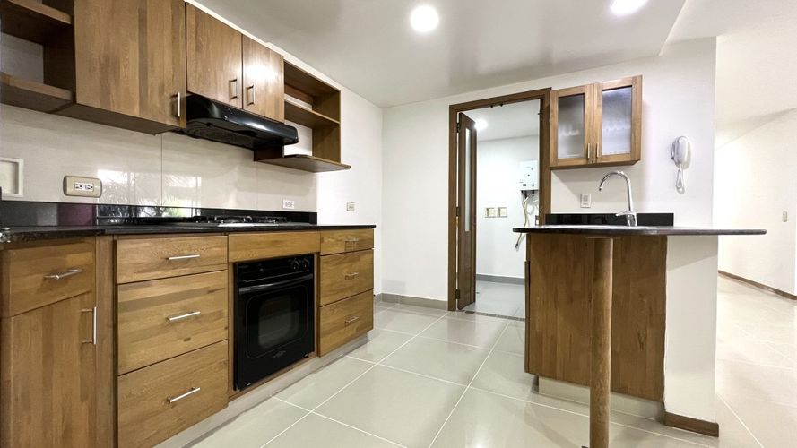 Apartamento de 3 alcobas en venta en Las Lomitas, Sabaneta, 110 m² · foto 4 de 23