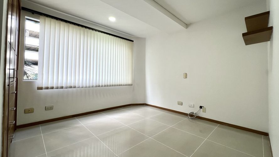 Apartamento de 3 alcobas en venta en Las Lomitas, Sabaneta, 110 m² · foto 10 de 23