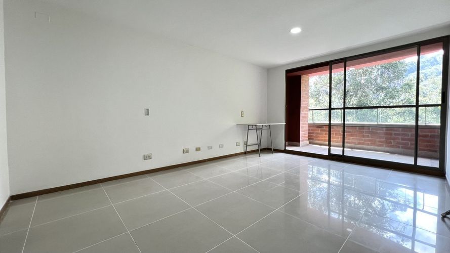 Apartamento de 3 alcobas en venta en Las Lomitas, Sabaneta, 110 m² · foto 17 de 23