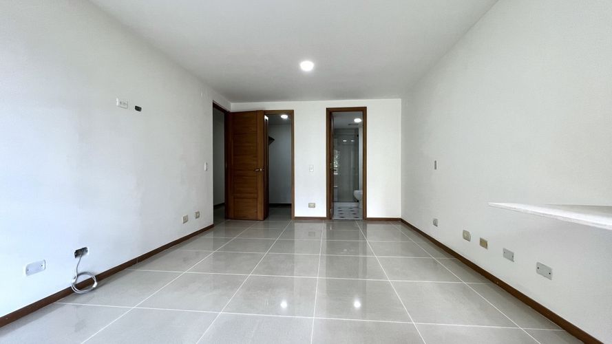 Apartamento de 3 alcobas en venta en Las Lomitas, Sabaneta, 110 m² · foto 20 de 23