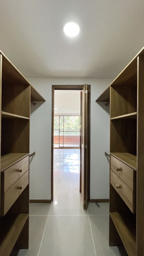 Apartamento de 3 alcobas en venta en Las Lomitas, Sabaneta, 110 m² · foto 21 de 23