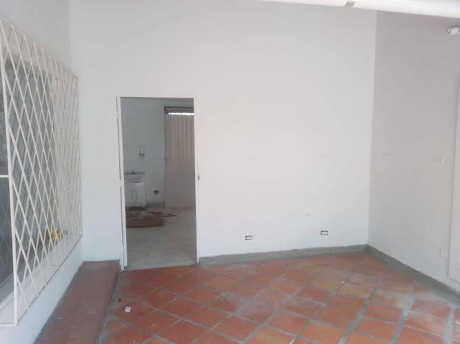 Oficina en arriendo en El Poblado, Medellín, 400 m² · foto 4 de 11