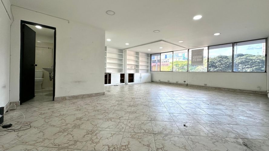 Oficina en venta en Suramericana, Medellín, 55 m² · foto 3 de 12