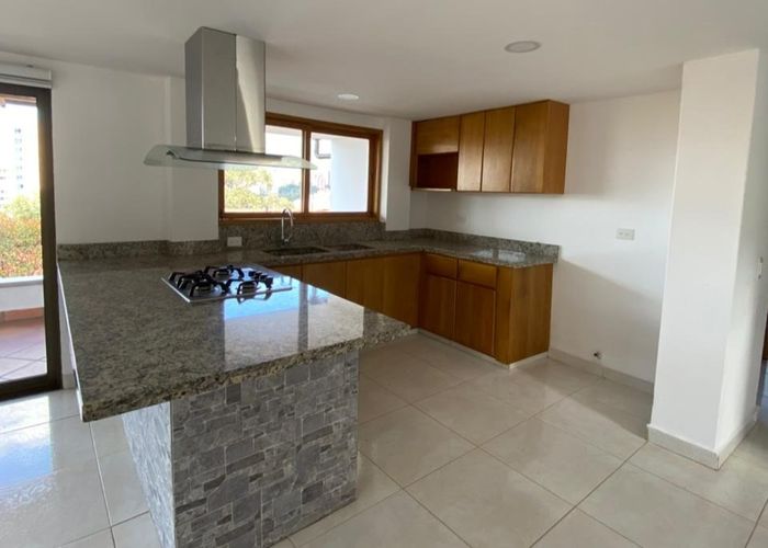 Oficina en arriendo en Mesa, Envigado, 300 m² · foto 5 de 10