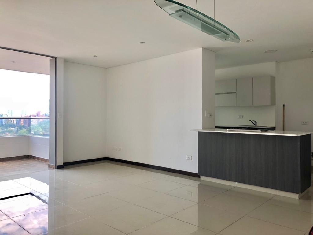 Apartamento en venta en Loma Del Esmeraldal, Envigado · foto 2 de 23