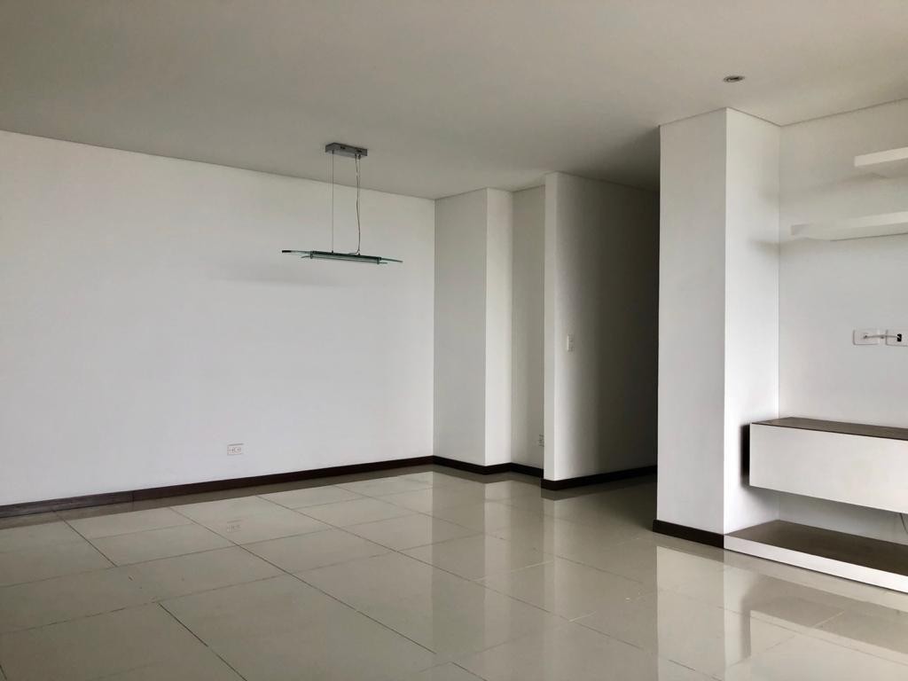 Apartamento en venta en Loma Del Esmeraldal, Envigado · foto 3 de 23