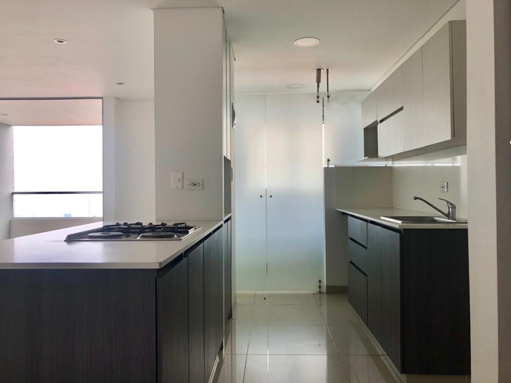 Apartamento en venta en Loma Del Esmeraldal, Envigado · foto 7 de 23