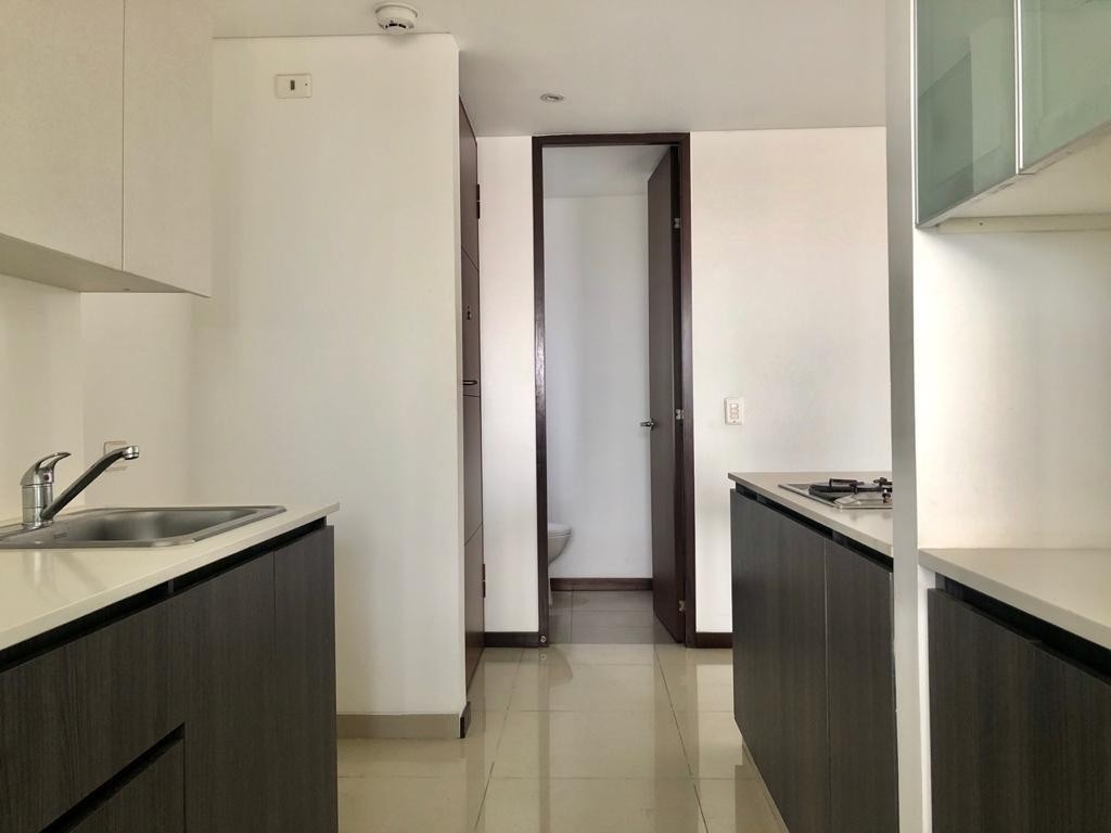 Apartamento en venta en Loma Del Esmeraldal, Envigado · foto 8 de 23