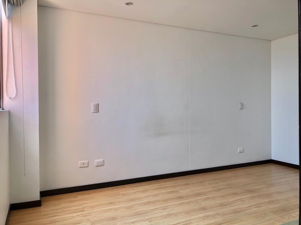 Apartamento en venta en Loma Del Esmeraldal, Envigado · foto 13 de 23