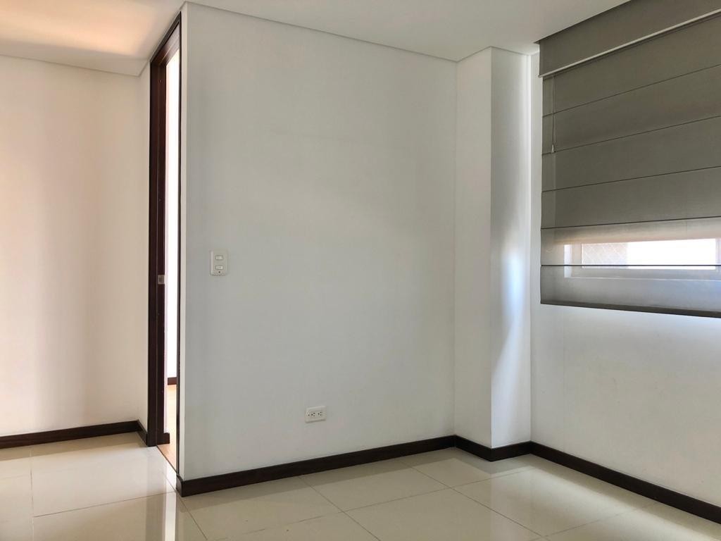 Apartamento en venta en Loma Del Esmeraldal, Envigado · foto 16 de 23