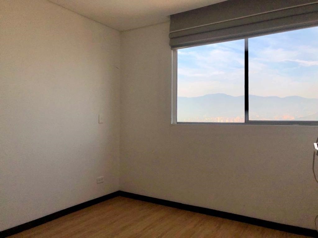 Apartamento en venta en Loma Del Esmeraldal, Envigado · foto 19 de 23