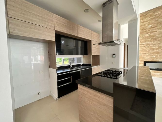 Casa de 3 alcobas en venta en Ruitoque, Piedecuesta, 290 m² · foto 4 de 17
