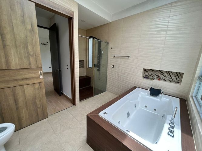 Casa de 3 alcobas en venta en Ruitoque, Piedecuesta, 290 m² · foto 10 de 17