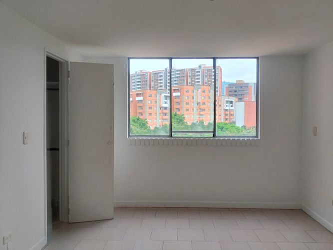 Apartamento de 3 alcobas en arriendo en Villa Santa Teresa, Envigado, 120 m² · foto 3 de 15