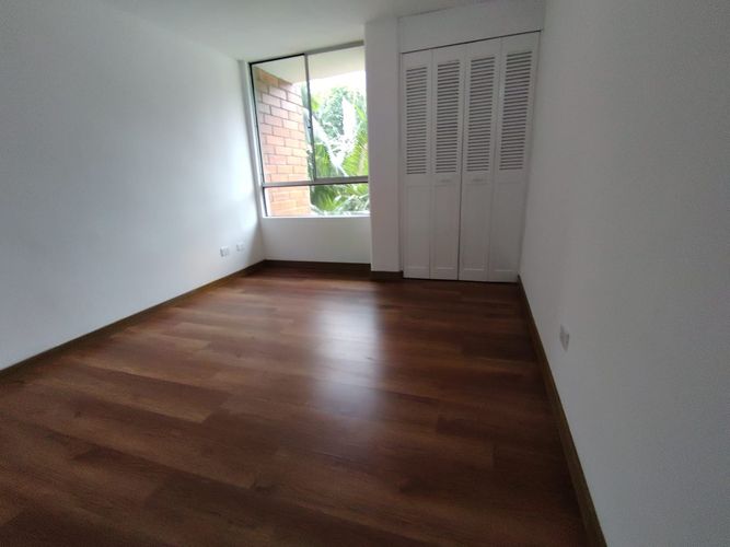 Apartamento de 3 alcobas en arriendo en El Poblado, Medellín, 75 m² · foto 8 de 12
