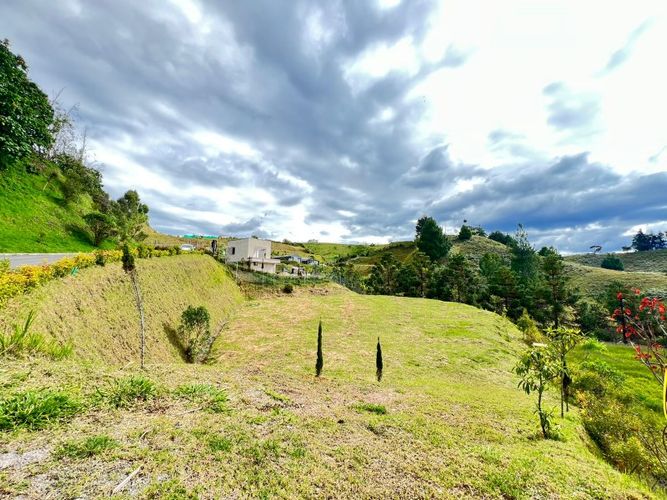 Lote en venta en Lejos Del Nido, El Retiro, 1841 m² · foto 17 de 18