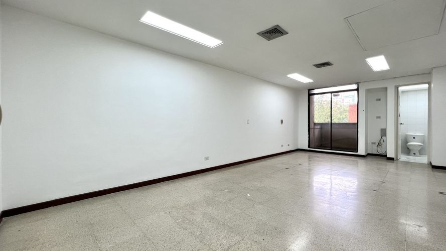 Oficina en venta en Milla De Oro, Medellín, 31 m² · foto 2 de 6