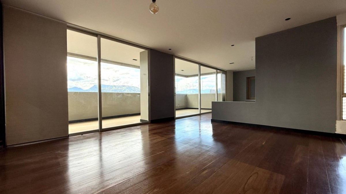 Apartamento en venta en El Poblado, Medellín · foto 6 de 24
