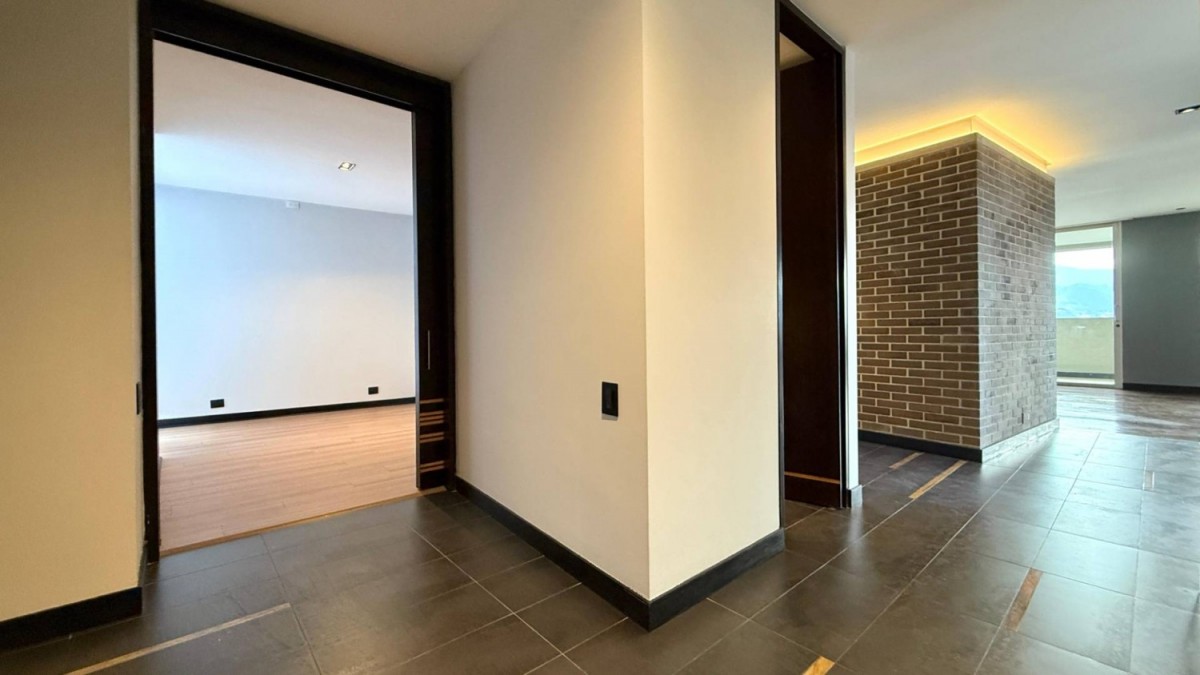 Apartamento en venta en El Poblado, Medellín · foto 8 de 24